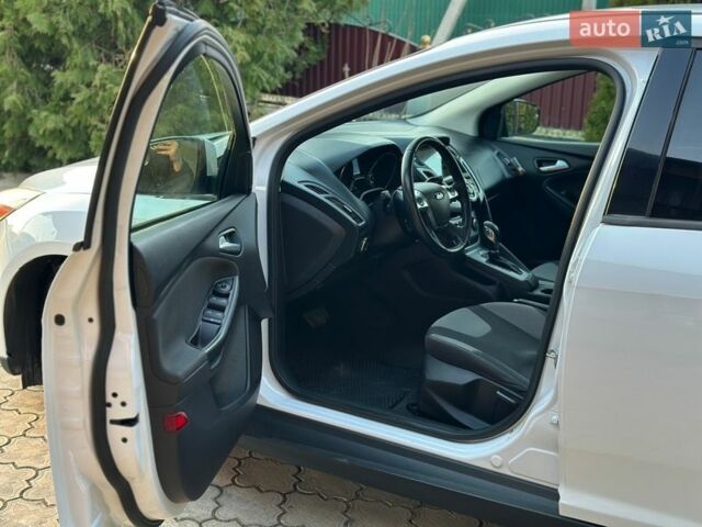 Белый Форд Фокус, объемом двигателя 2 л и пробегом 140 тыс. км за 7300 $, фото 30 на Automoto.ua