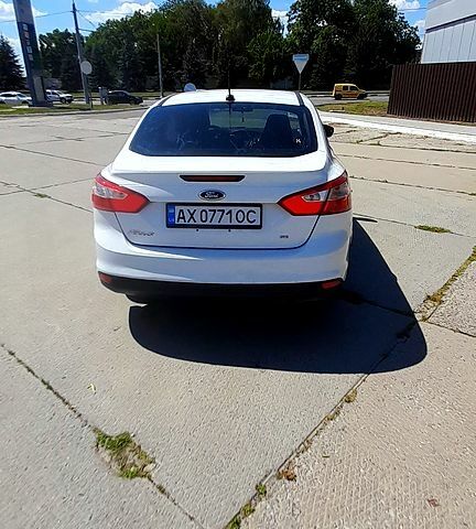 Белый Форд Фокус, объемом двигателя 2 л и пробегом 230 тыс. км за 8500 $, фото 4 на Automoto.ua
