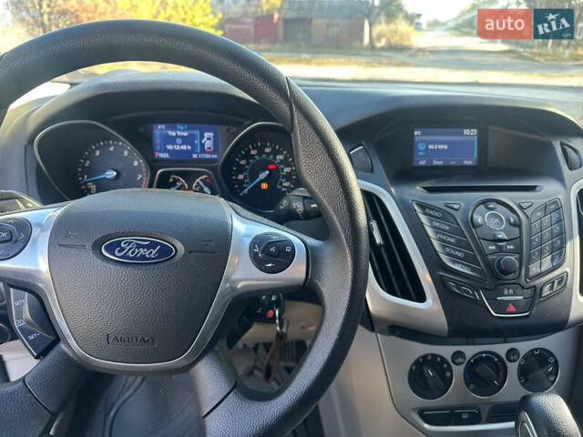 Білий Форд Фокус, об'ємом двигуна 2 л та пробігом 177 тис. км за 6300 $, фото 11 на Automoto.ua