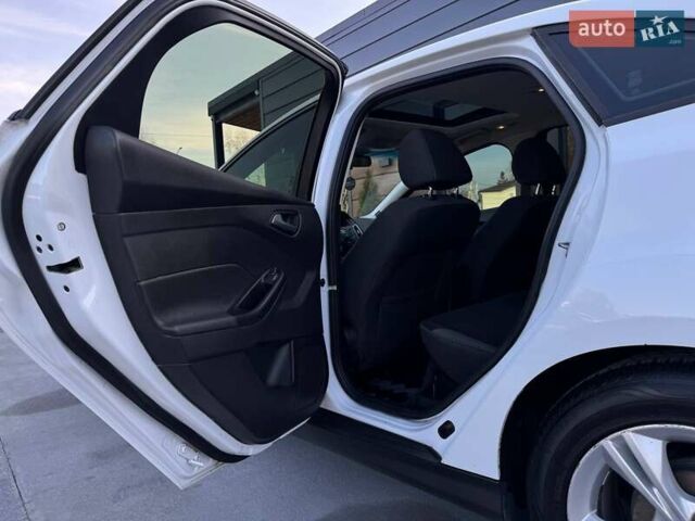 Белый Форд Фокус, объемом двигателя 2 л и пробегом 269 тыс. км за 6900 $, фото 43 на Automoto.ua