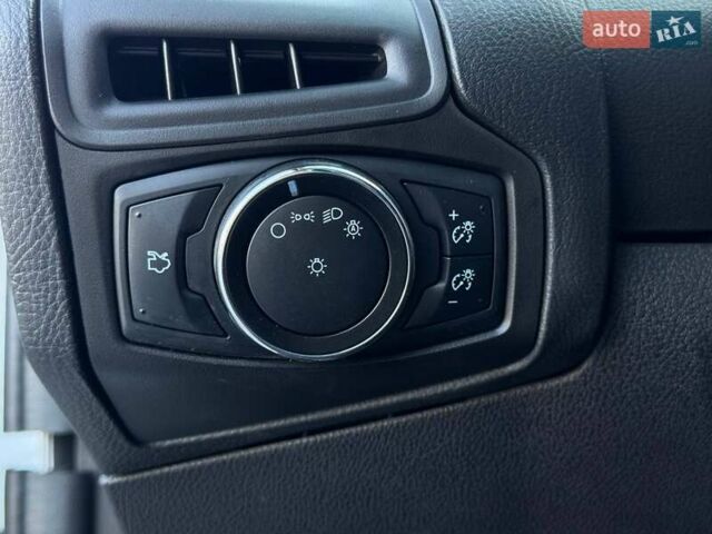 Белый Форд Фокус, объемом двигателя 2 л и пробегом 269 тыс. км за 6900 $, фото 30 на Automoto.ua