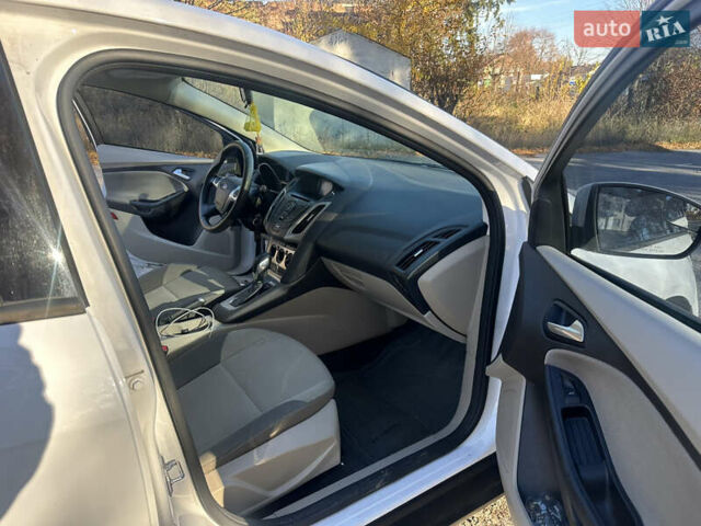 Білий Форд Фокус, об'ємом двигуна 2 л та пробігом 177 тис. км за 6300 $, фото 19 на Automoto.ua