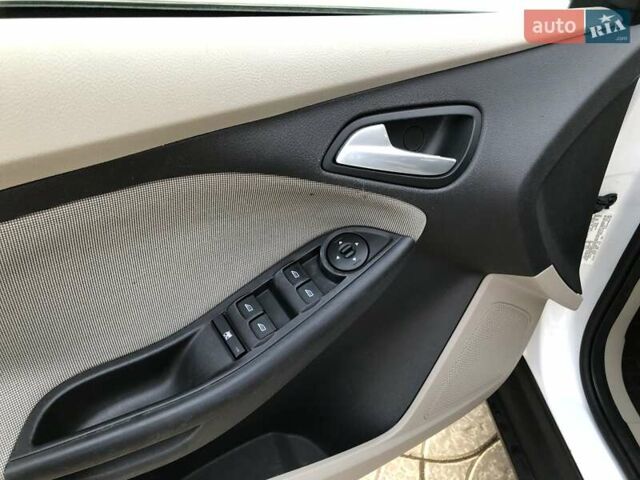 Белый Форд Фокус, объемом двигателя 2 л и пробегом 171 тыс. км за 7499 $, фото 31 на Automoto.ua