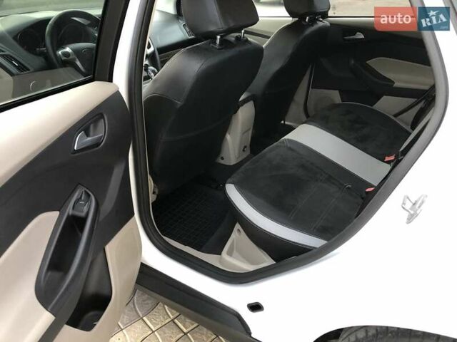 Белый Форд Фокус, объемом двигателя 2 л и пробегом 171 тыс. км за 7499 $, фото 44 на Automoto.ua