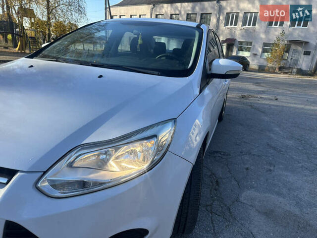 Білий Форд Фокус, об'ємом двигуна 2 л та пробігом 177 тис. км за 6300 $, фото 6 на Automoto.ua