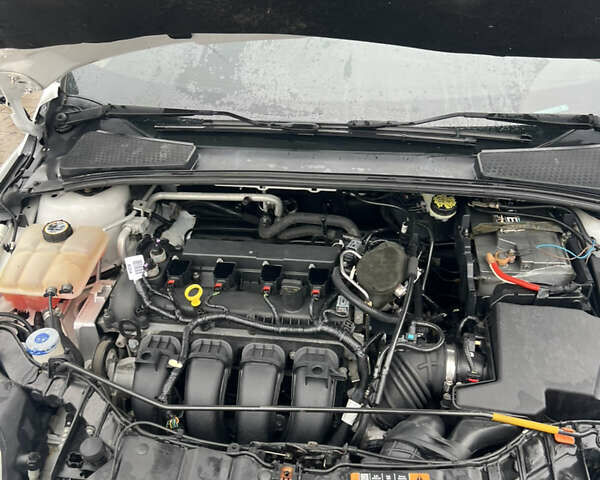 Білий Форд Фокус, об'ємом двигуна 2 л та пробігом 288 тис. км за 7000 $, фото 5 на Automoto.ua