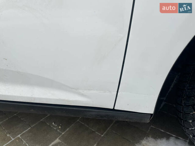 Білий Форд Фокус, об'ємом двигуна 2 л та пробігом 124 тис. км за 7700 $, фото 31 на Automoto.ua