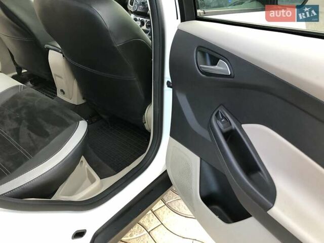 Белый Форд Фокус, объемом двигателя 2 л и пробегом 171 тыс. км за 7499 $, фото 41 на Automoto.ua
