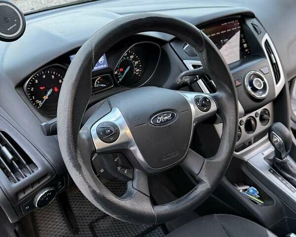 Форд Фокус 2014 в Полтаве на Automoto.ua Белый Форд Фокус, объемом двигателя 2 л и пробегом 162 тыс. км за 8900 $, фото 5 на Automoto.ua