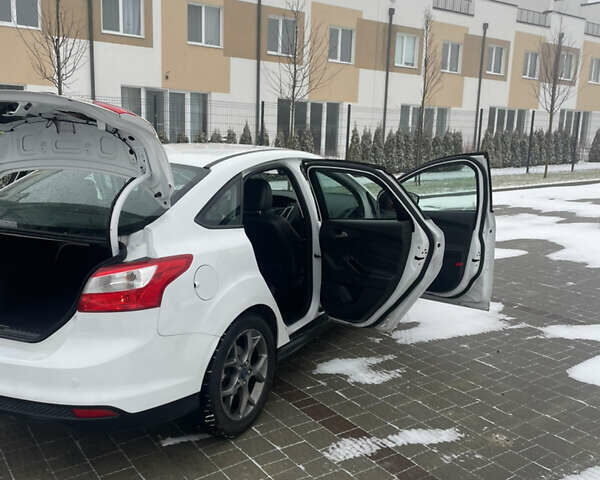 Білий Форд Фокус, об'ємом двигуна 2 л та пробігом 124 тис. км за 7700 $, фото 10 на Automoto.ua