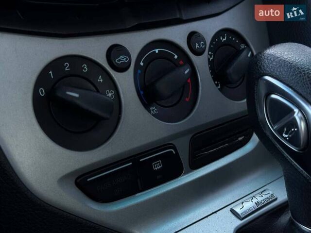 Белый Форд Фокус, объемом двигателя 2 л и пробегом 269 тыс. км за 6900 $, фото 40 на Automoto.ua