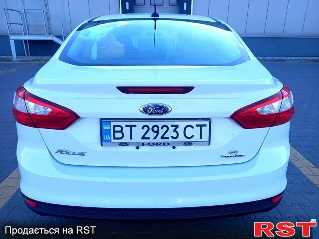 Білий Форд Фокус, об'ємом двигуна 2 л та пробігом 300 тис. км за 6500 $, фото 5 на Automoto.ua
