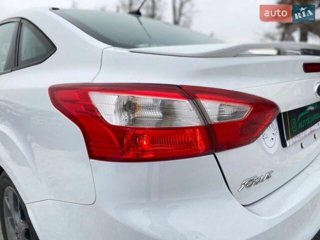 Белый Форд Фокус, объемом двигателя 2 л и пробегом 239 тыс. км за 6490 $, фото 11 на Automoto.ua