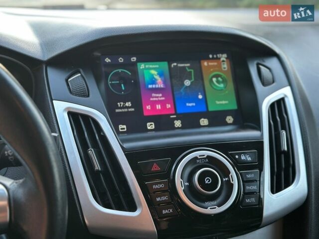 Белый Форд Фокус, объемом двигателя 2 л и пробегом 140 тыс. км за 7300 $, фото 38 на Automoto.ua