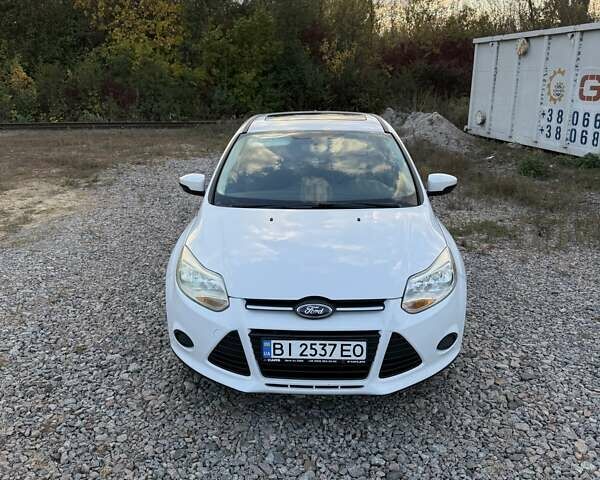 Форд Фокус 2014 в Полтаве на Automoto.ua Белый Форд Фокус, объемом двигателя 2 л и пробегом 162 тыс. км за 8900 $, фото 1 на Automoto.ua