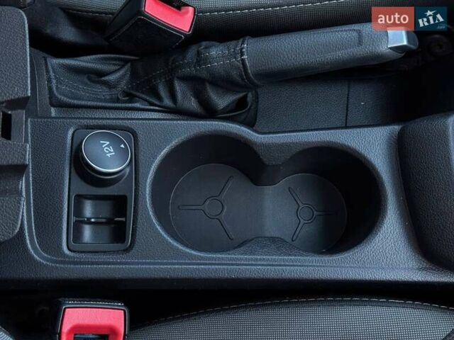 Білий Форд Фокус, об'ємом двигуна 2 л та пробігом 269 тис. км за 7300 $, фото 63 на Automoto.ua