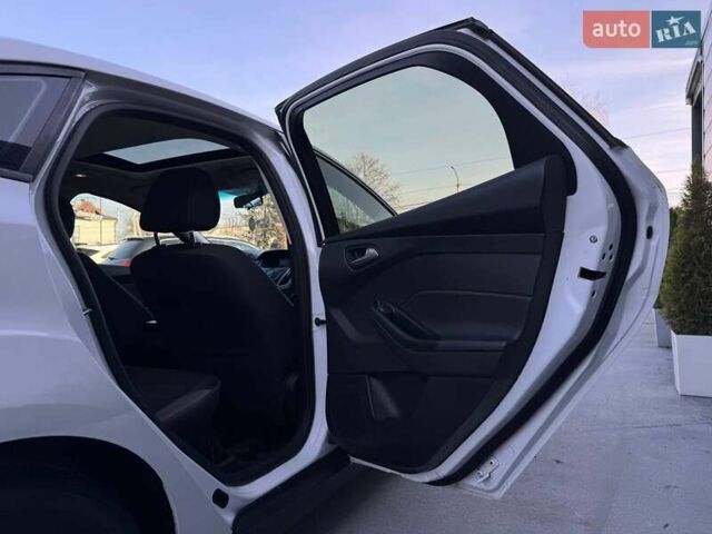 Білий Форд Фокус, об'ємом двигуна 2 л та пробігом 269 тис. км за 7300 $, фото 52 на Automoto.ua