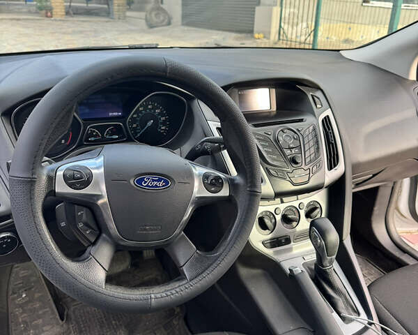 Белый Форд Фокус, объемом двигателя 2 л и пробегом 220 тыс. км за 6500 $, фото 8 на Automoto.ua