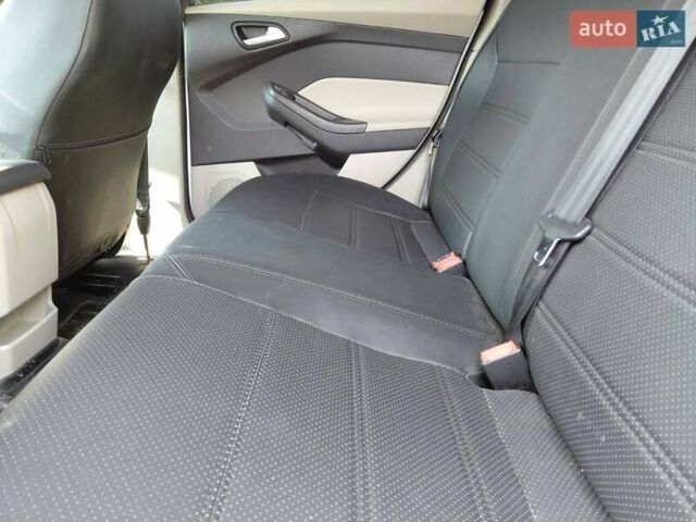 Білий Форд Фокус, об'ємом двигуна 2 л та пробігом 155 тис. км за 8500 $, фото 13 на Automoto.ua