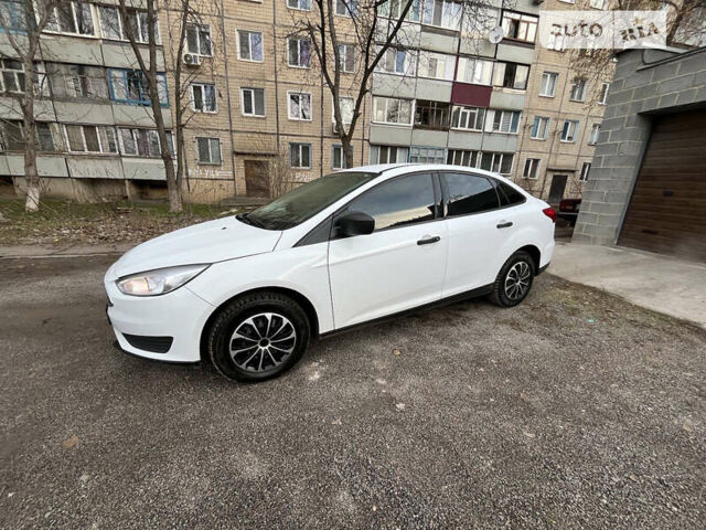 Білий Форд Фокус, об'ємом двигуна 2 л та пробігом 161 тис. км за 8300 $, фото 4 на Automoto.ua