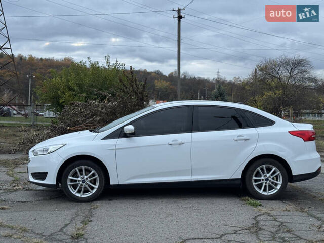 Форд Фокус 2015 в Полтаве на Automoto.ua Белый Форд Фокус, объемом двигателя 2 л и пробегом 345 тыс. км за 9800 $, фото 1 на Automoto.ua