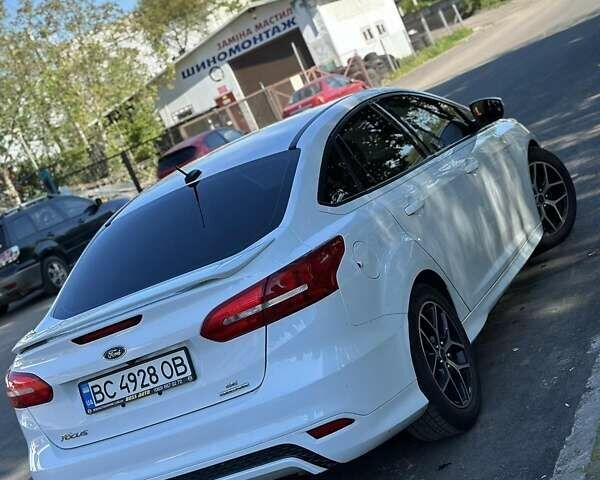 Білий Форд Фокус, об'ємом двигуна 2 л та пробігом 236 тис. км за 8400 $, фото 1 на Automoto.ua