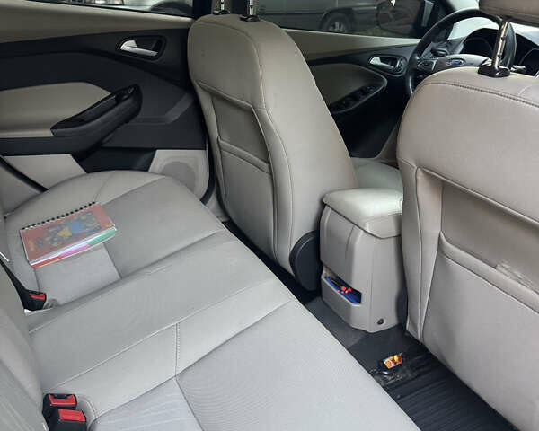 Белый Форд Фокус, объемом двигателя 2 л и пробегом 125 тыс. км за 8900 $, фото 11 на Automoto.ua