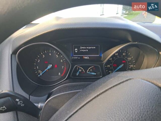 Форд Фокус 2015 у Софіївська Борщагівка на Automoto.ua Білий Форд Фокус, об'ємом двигуна 2 л та пробігом 210 тис. км за 7400 $, фото 4 на Automoto.ua