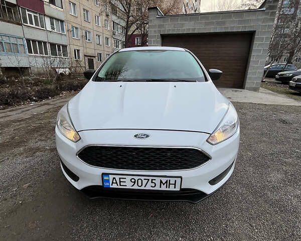 Білий Форд Фокус, об'ємом двигуна 2 л та пробігом 161 тис. км за 8300 $, фото 10 на Automoto.ua