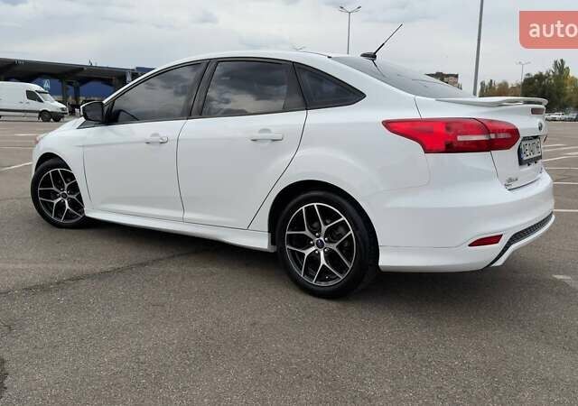 Форд Фокус 2015 в Кривом Роге на Automoto.ua Белый Форд Фокус, объемом двигателя 2 л и пробегом 109 тыс. км за 8900 $, фото 9 на Automoto.ua