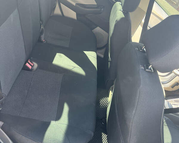 Білий Форд Фокус, об'ємом двигуна 2 л та пробігом 188 тис. км за 6850 $, фото 24 на Automoto.ua