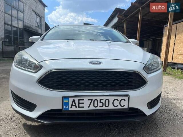 Белый Форд Фокус, объемом двигателя 2 л и пробегом 129 тыс. км за 7500 $, фото 2 на Automoto.ua