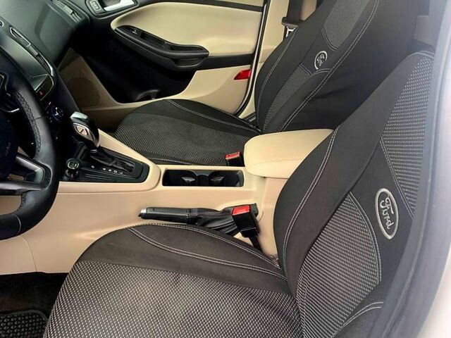 Белый Форд Фокус, объемом двигателя 2 л и пробегом 350 тыс. км за 7700 $, фото 2 на Automoto.ua