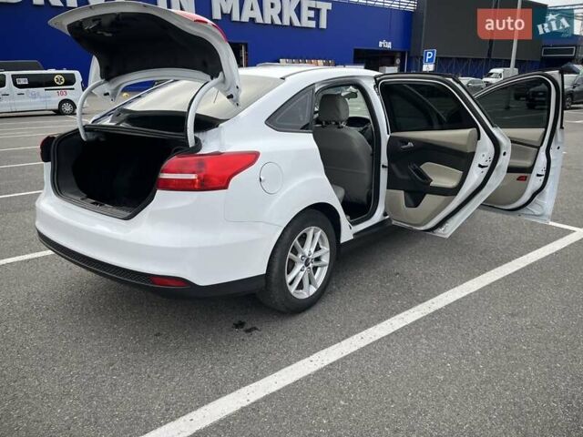 Белый Форд Фокус, объемом двигателя 2 л и пробегом 205 тыс. км за 8300 $, фото 37 на Automoto.ua