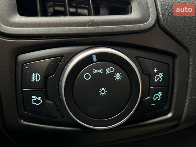 Форд Фокус 2015 у Львові на Automoto.ua Білий Форд Фокус, об'ємом двигуна 2 л та пробігом 175 тис. км за 8500 $, фото 16 на Automoto.ua