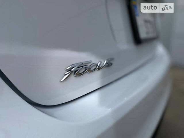 Белый Форд Фокус, объемом двигателя 2 л и пробегом 159 тыс. км за 8600 $, фото 10 на Automoto.ua