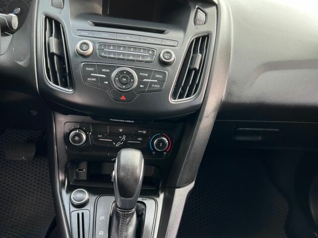 Білий Форд Фокус, об'ємом двигуна 2 л та пробігом 155 тис. км за 6999 $, фото 11 на Automoto.ua