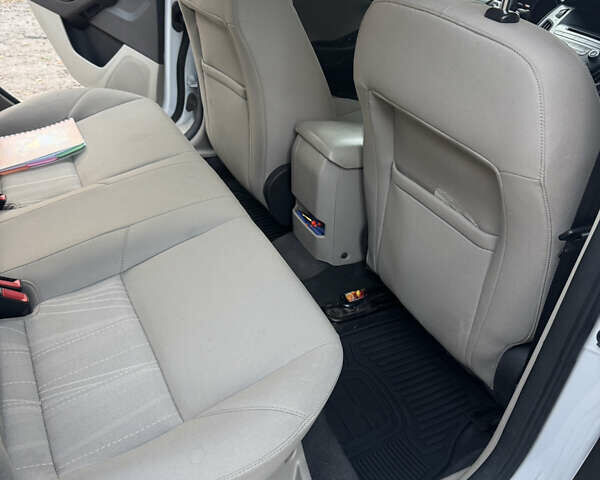 Белый Форд Фокус, объемом двигателя 2 л и пробегом 125 тыс. км за 8900 $, фото 10 на Automoto.ua