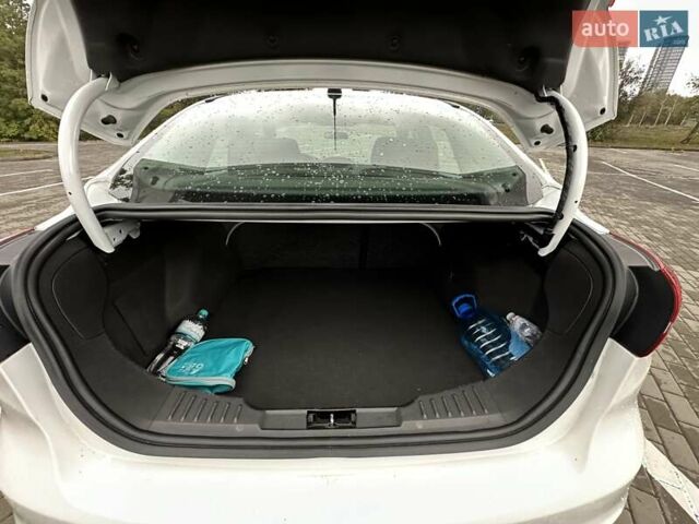 Форд Фокус 2015 в Запорожье на Automoto.ua Белый Форд Фокус, объемом двигателя 2 л и пробегом 150 тыс. км за 9900 $, фото 14 на Automoto.ua