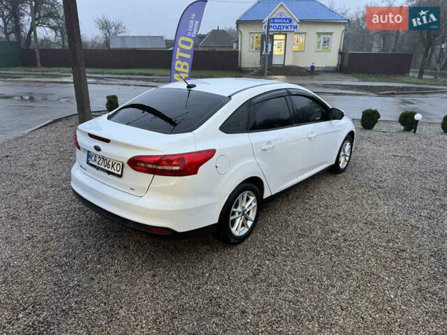 Белый Форд Фокус, объемом двигателя 2 л и пробегом 223 тыс. км за 8000 $, фото 5 на Automoto.ua