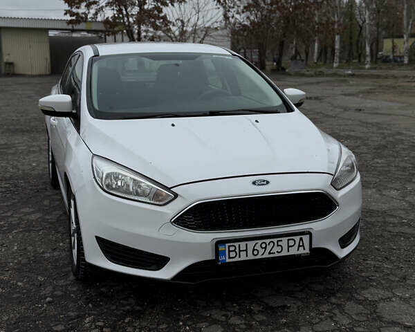 Білий Форд Фокус, об'ємом двигуна 2 л та пробігом 160 тис. км за 8500 $, фото 1 на Automoto.ua