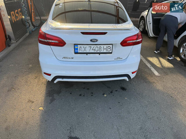 Белый Форд Фокус, объемом двигателя 2 л и пробегом 125 тыс. км за 8900 $, фото 4 на Automoto.ua