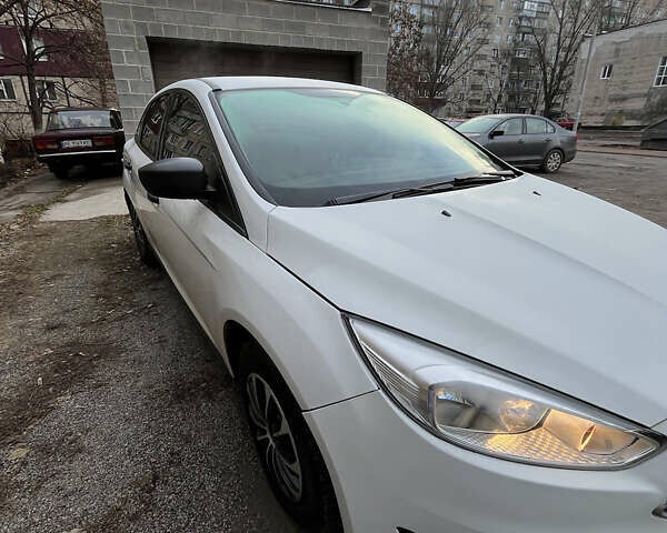 Білий Форд Фокус, об'ємом двигуна 2 л та пробігом 161 тис. км за 8300 $, фото 5 на Automoto.ua
