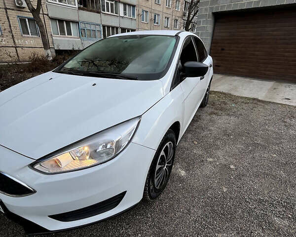 Білий Форд Фокус, об'ємом двигуна 2 л та пробігом 161 тис. км за 8300 $, фото 9 на Automoto.ua