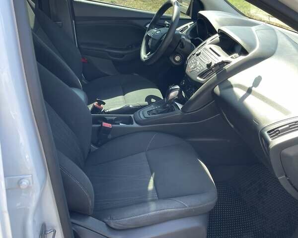 Белый Форд Фокус, объемом двигателя 2 л и пробегом 206 тыс. км за 8800 $, фото 12 на Automoto.ua