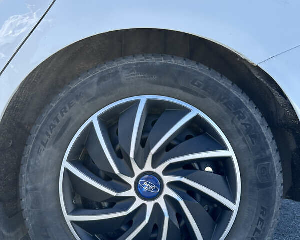 Форд Фокус 2015 в Львове на Automoto.ua Белый Форд Фокус, объемом двигателя 2 л и пробегом 137 тыс. км за 6700 $, фото 21 на Automoto.ua