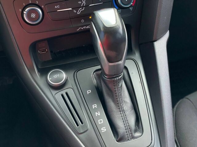 Білий Форд Фокус, об'ємом двигуна 2 л та пробігом 109 тис. км за 8200 $, фото 14 на Automoto.ua