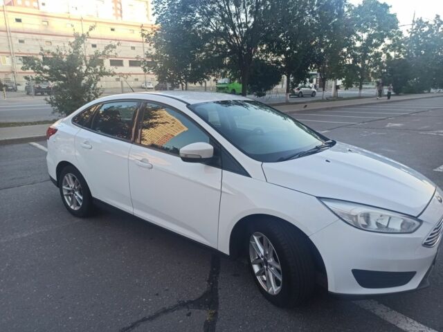Белый Форд Фокус, объемом двигателя 2 л и пробегом 119 тыс. км за 7500 $, фото 2 на Automoto.ua