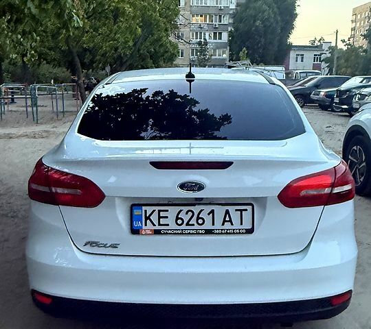 Білий Форд Фокус, об'ємом двигуна 2 л та пробігом 150 тис. км за 7500 $, фото 1 на Automoto.ua