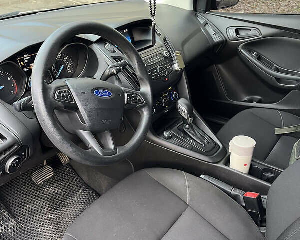 Білий Форд Фокус, об'ємом двигуна 2 л та пробігом 161 тис. км за 8300 $, фото 3 на Automoto.ua